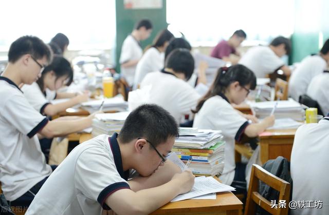 劝退学生可以不退学吗(老师有没有权利劝退学生退学)(图2)