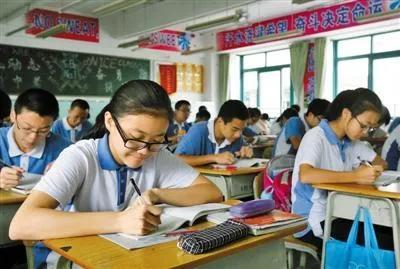 家长怎样引导初中孩子(家长怎样引导初中孩子学数学兴趣)(图1)