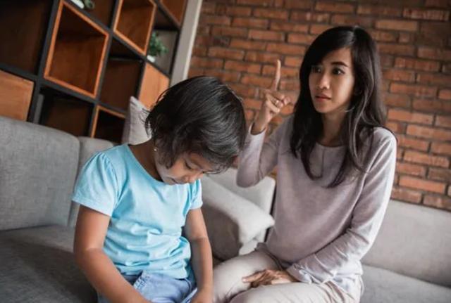 怎么教育不听话的女孩(十八岁女孩不听话怎么教育)(图2)