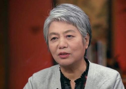 怎么劝玩手机的孩子(劝孩子不玩手机的语言)(图1)