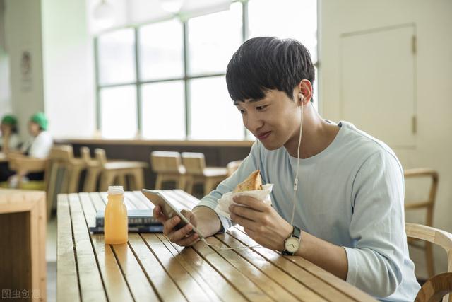怎么控制孩子不玩手机(孩子玩平板怎么控制)(图5)